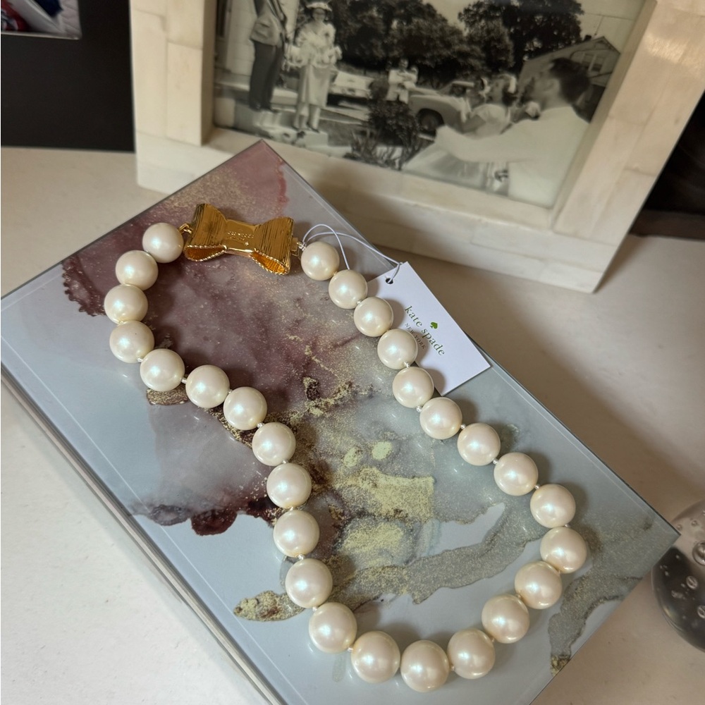 LAST ONE! Kate Spade Pearls Short Necklace NWT! - Picture 2 of 12